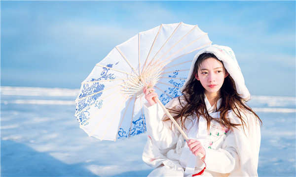 凤凰试管代怀生子多少钱一个？助孕之路的费用分析与方案选择